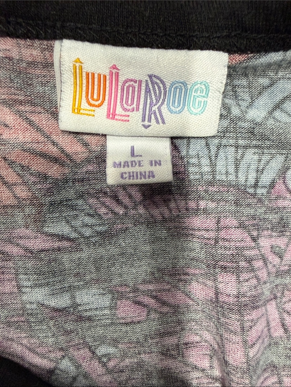 LuLaRoe Randy- Black Sleeve Multicolor Patterned Ragland - Picture 3 of 3